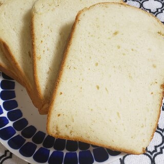 ヘルシー！豆腐と甘酒のふわもち食パン♡